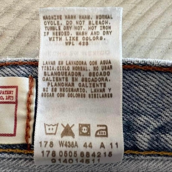 ⭐️PRICE FIRM⭐️ 2005 Levi’s Distressed High Waisted 100%Cotton Shorts - Picture 10 of 10